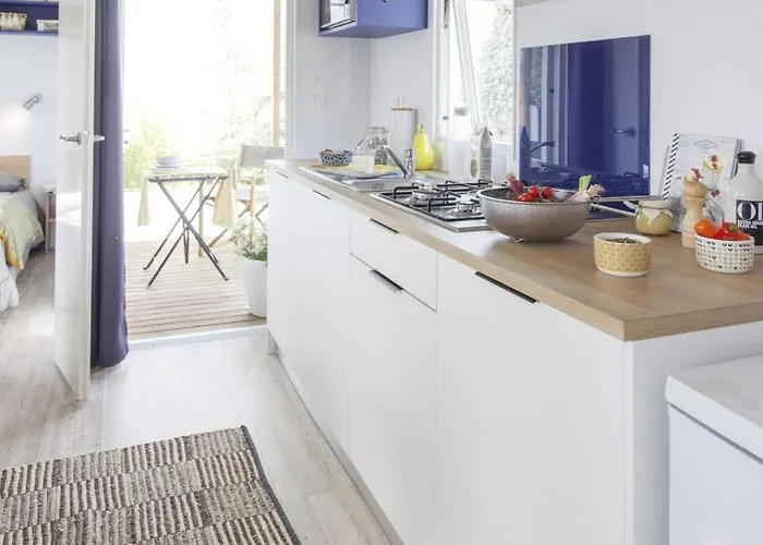 En Ou Mobil-home Chez Camp'in Pirellu Campingplatz Porto-Vecchio (Corsica)